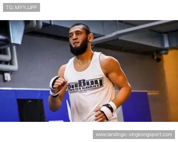 MMA重量级对决燃爆,终结技被赞教科书级 MMA重量级对决燃爆,终结技被赞教科书级