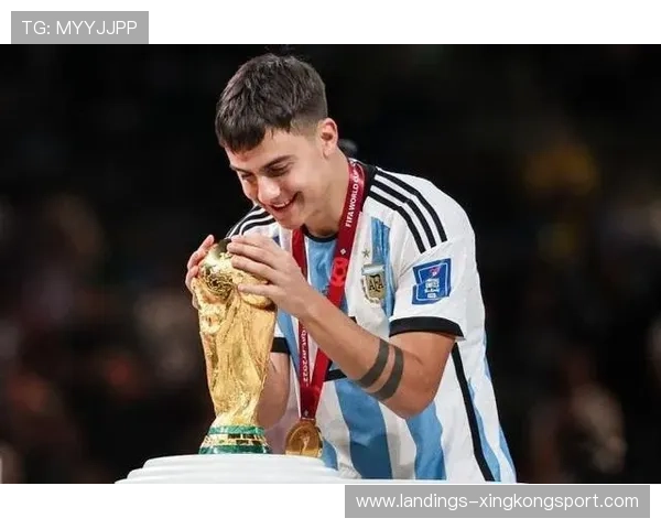 尤文迪巴拉外脚背弧线球直挂死角技惊四座 尤文迪巴拉外脚背弧线球直挂死角技惊四座