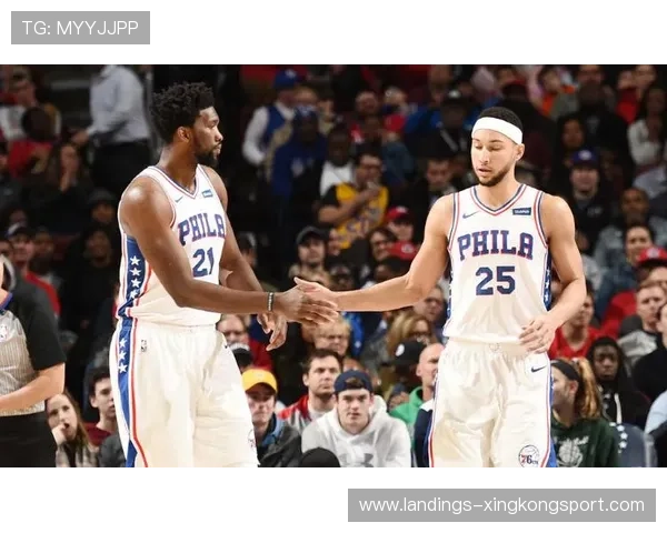 棒球外场接杀结合强投形成绝佳防守链条