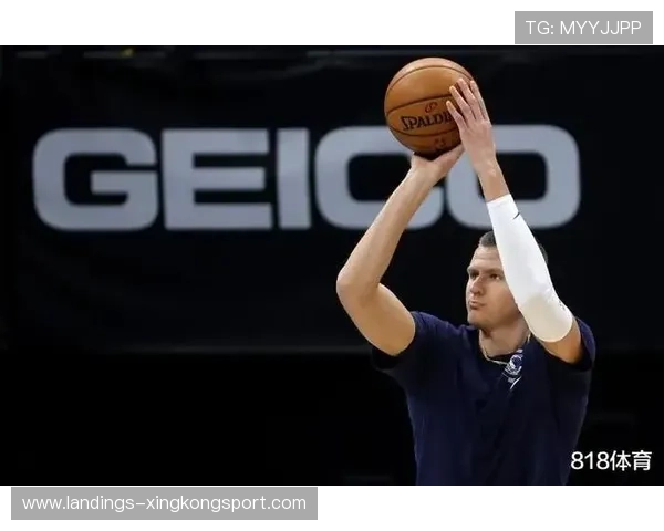 波津外弹投篮穿网声清脆